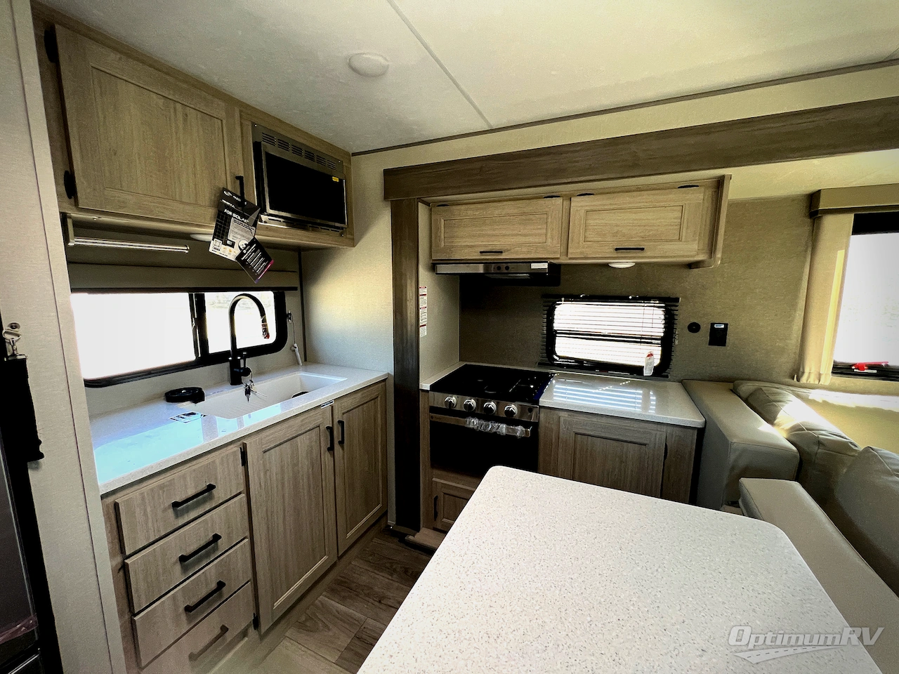 2026 Coachmen Catalina Legacy Edition 323MAZE Photo 6