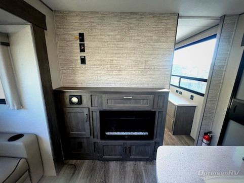 2026 Coachmen Catalina Legacy Edition 343BHTS RV Photo 4