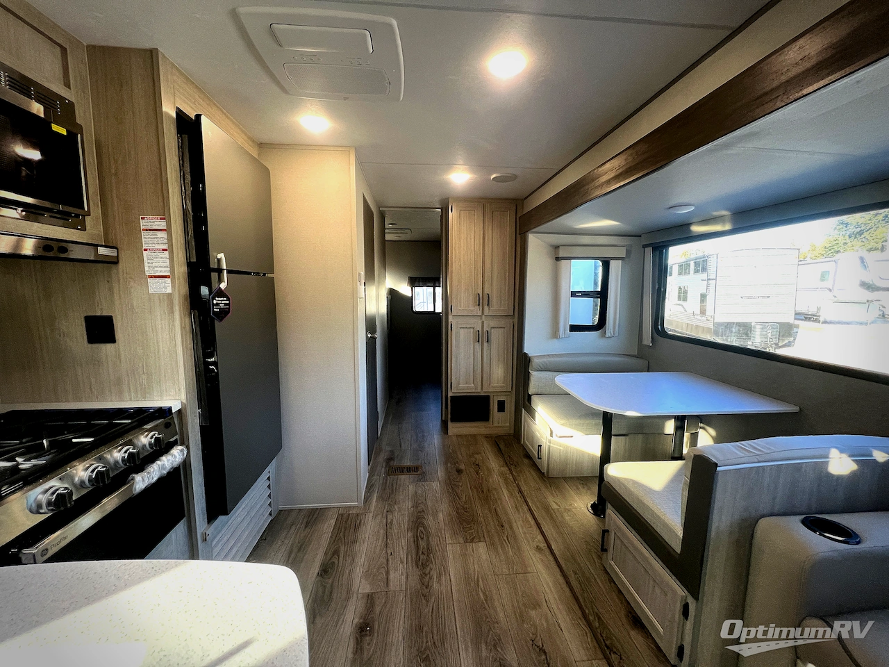 2026 Coachmen Catalina Legacy Edition 343BHTS Photo 4