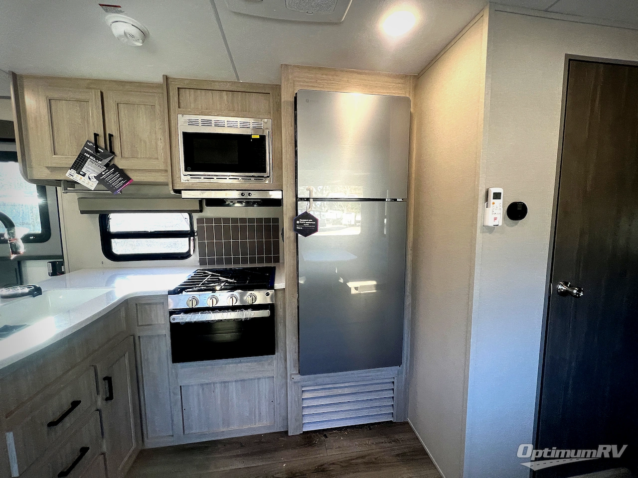 2026 Coachmen Catalina Legacy Edition 343BHTS Photo 12
