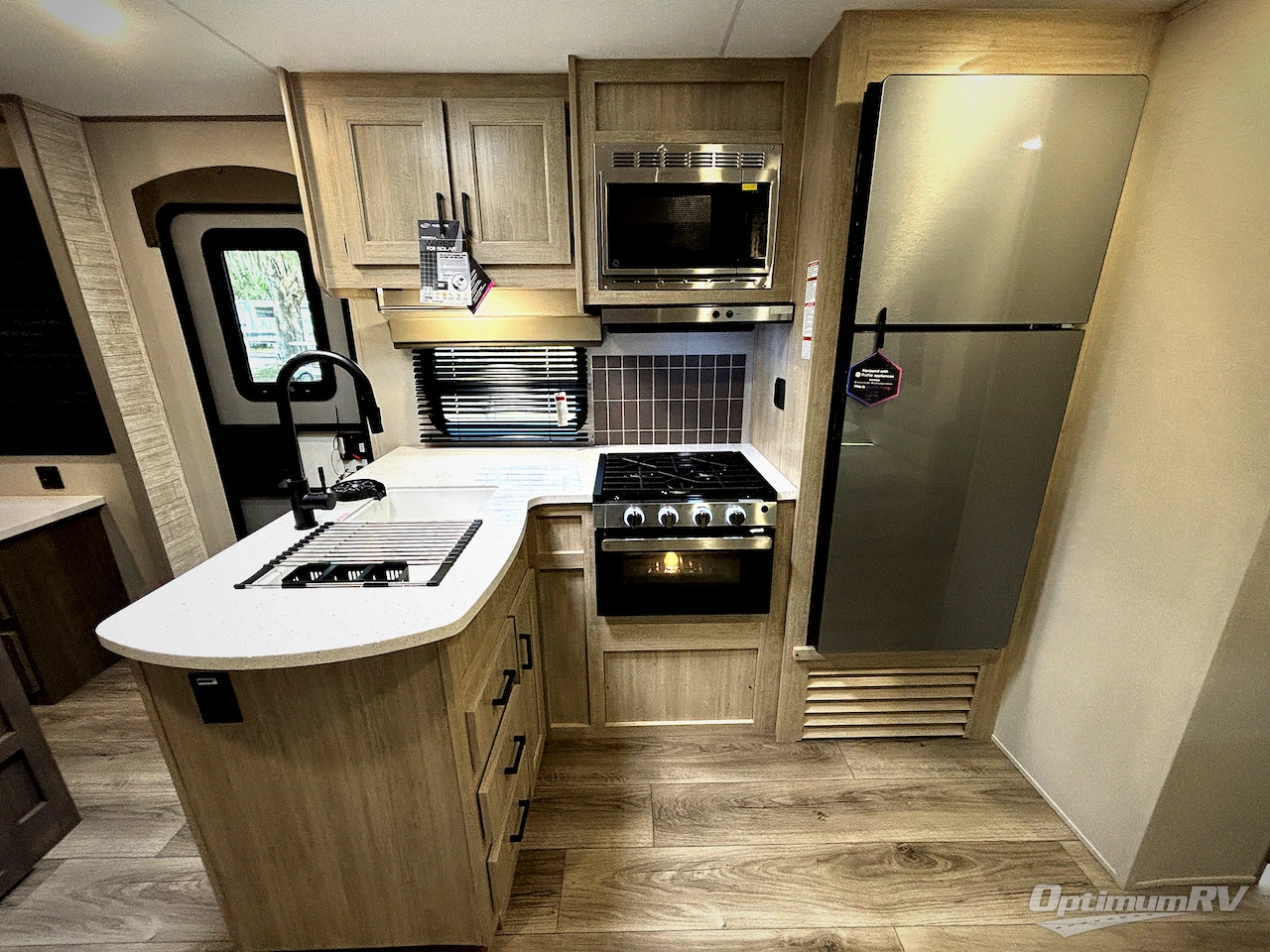 2026 Coachmen Catalina Legacy Edition 343BHTS Photo 6
