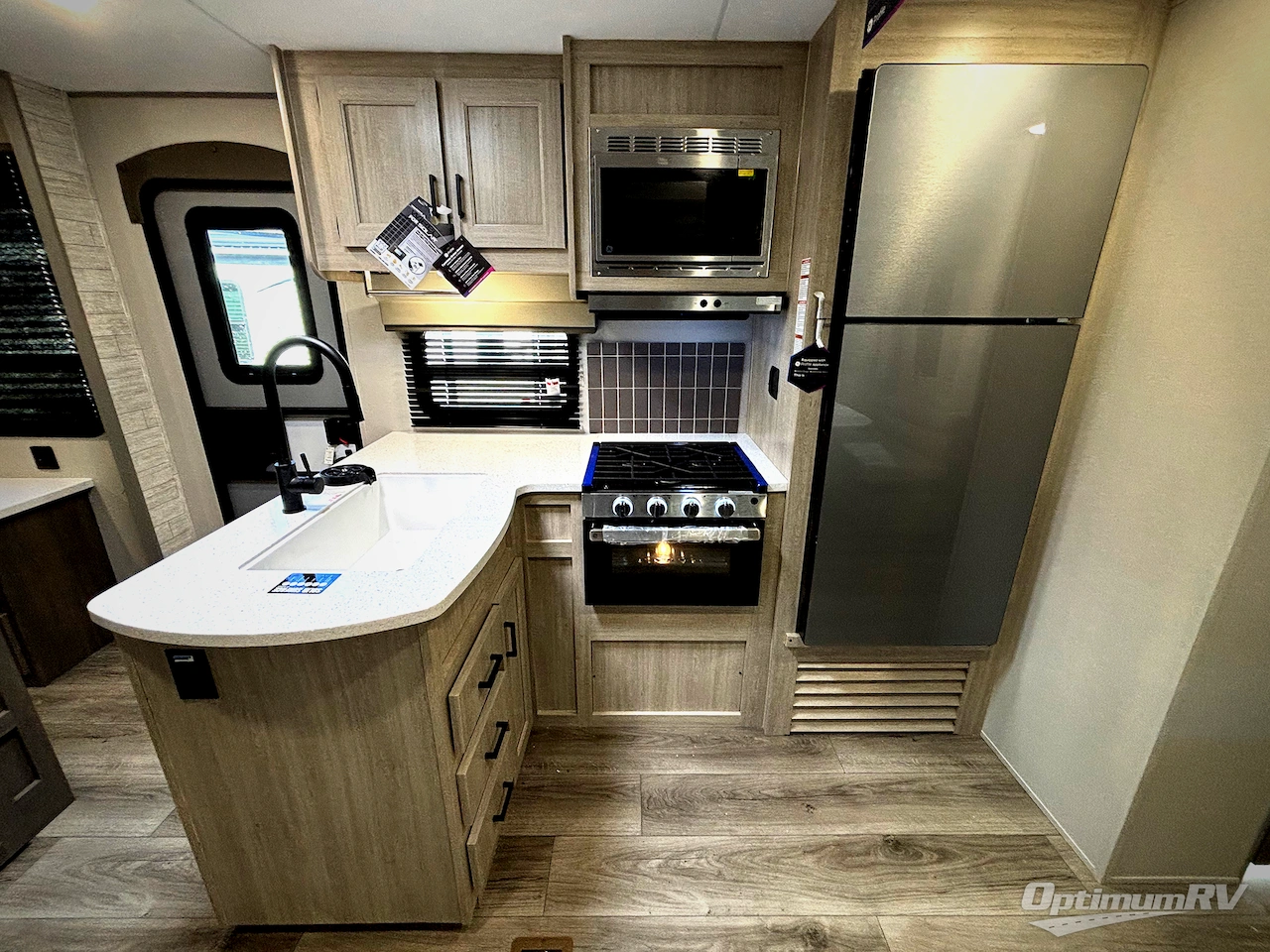 2026 Coachmen Catalina Legacy Edition 343BHTS Photo 6