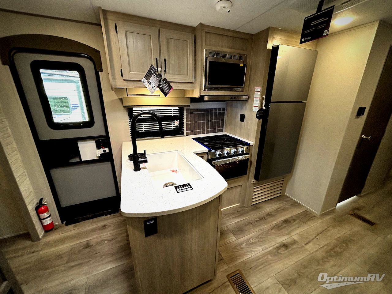 2026 Coachmen Catalina Legacy Edition 343BHTS Photo 12