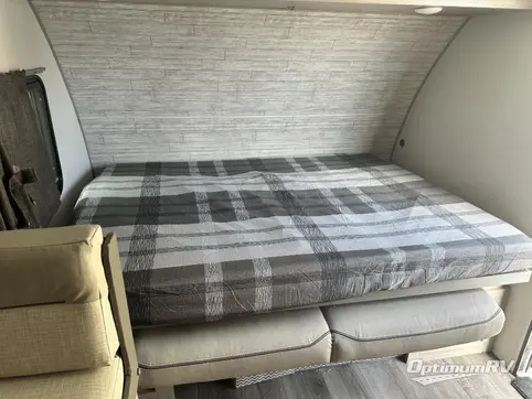 2024 Coachmen Catalina Summit Series 7 184BHS RV Photo 4