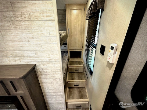 2026 Coachmen Catalina Legacy Edition 333DBDS RV Photo 2