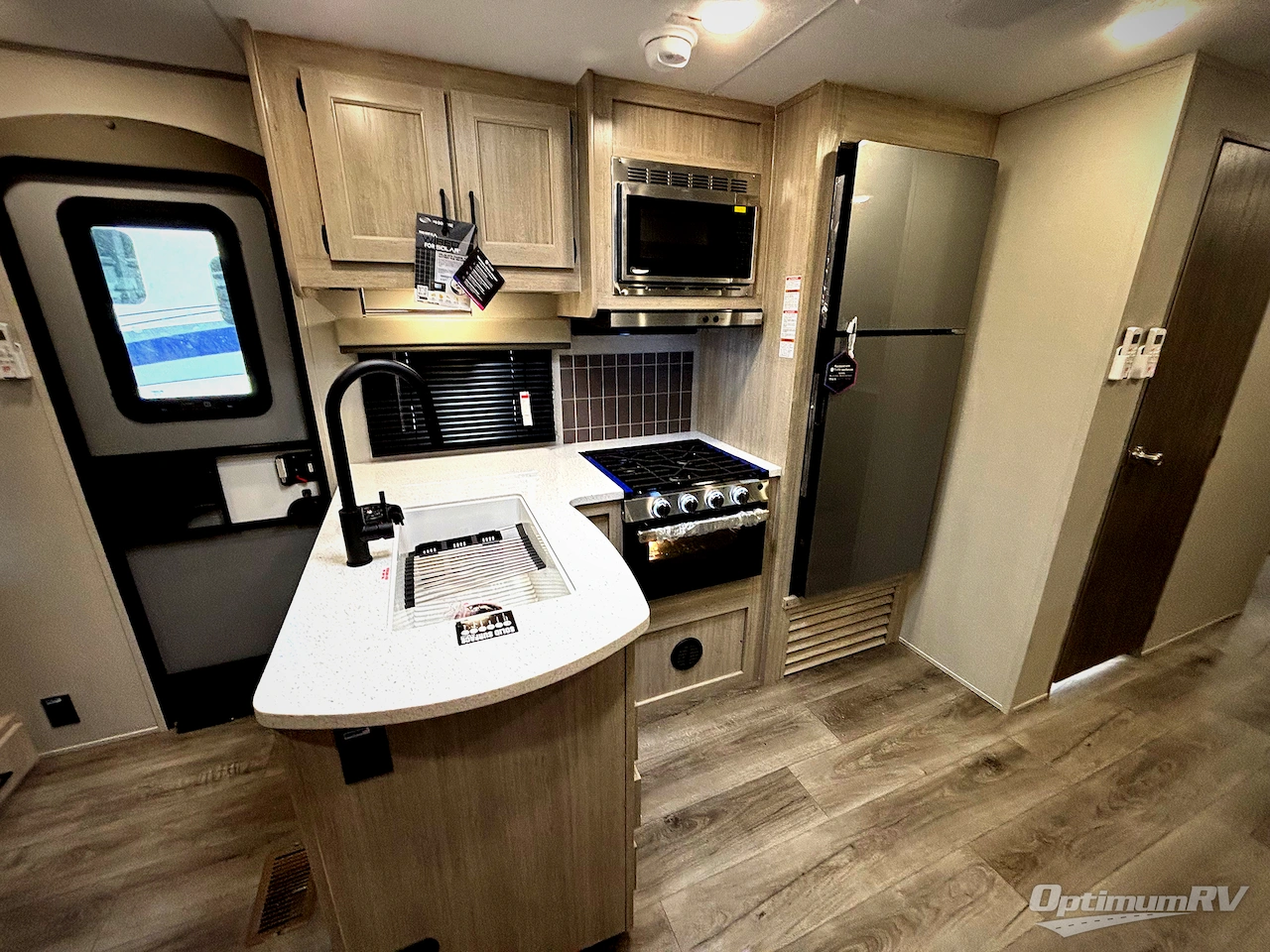 2026 Coachmen Catalina Legacy Edition 333DBDS Photo 12