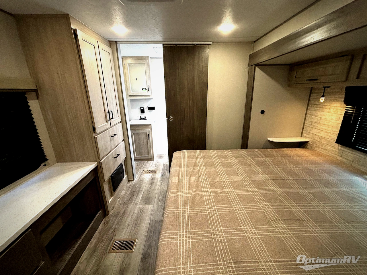 2026 Coachmen Catalina Legacy Edition 333DBDS Photo 17