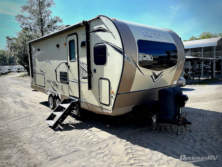 2018 Forest River Flagstaff Micro Lite 25FKS RV Photo 1