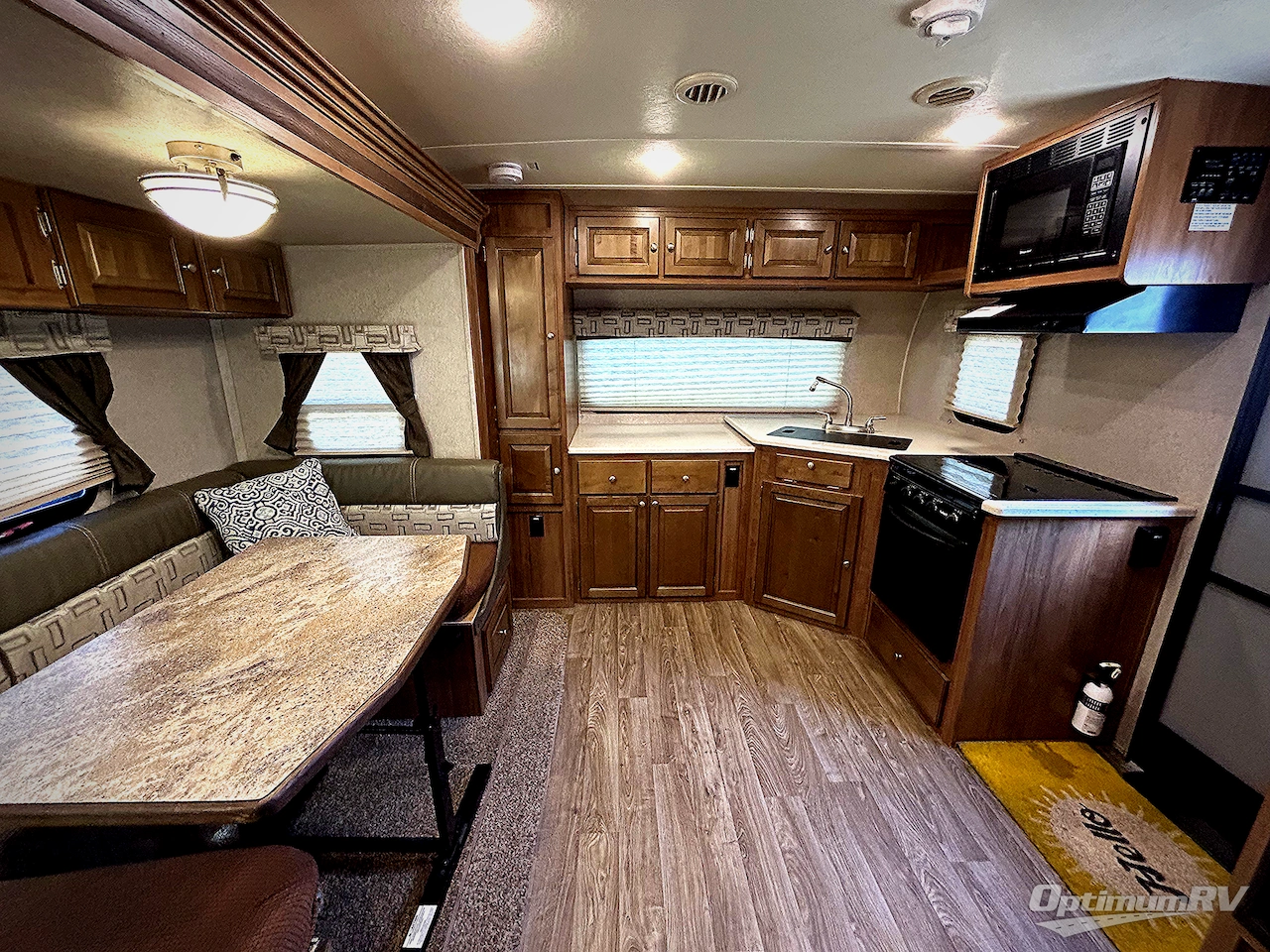 2018 Forest River Flagstaff Micro Lite 25FKS Photo 5