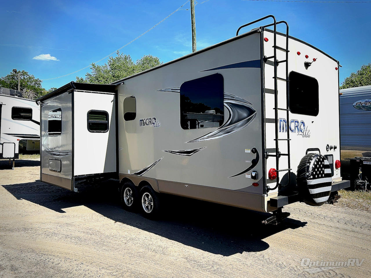 2018 Forest River Flagstaff Micro Lite 25FKS Photo 3