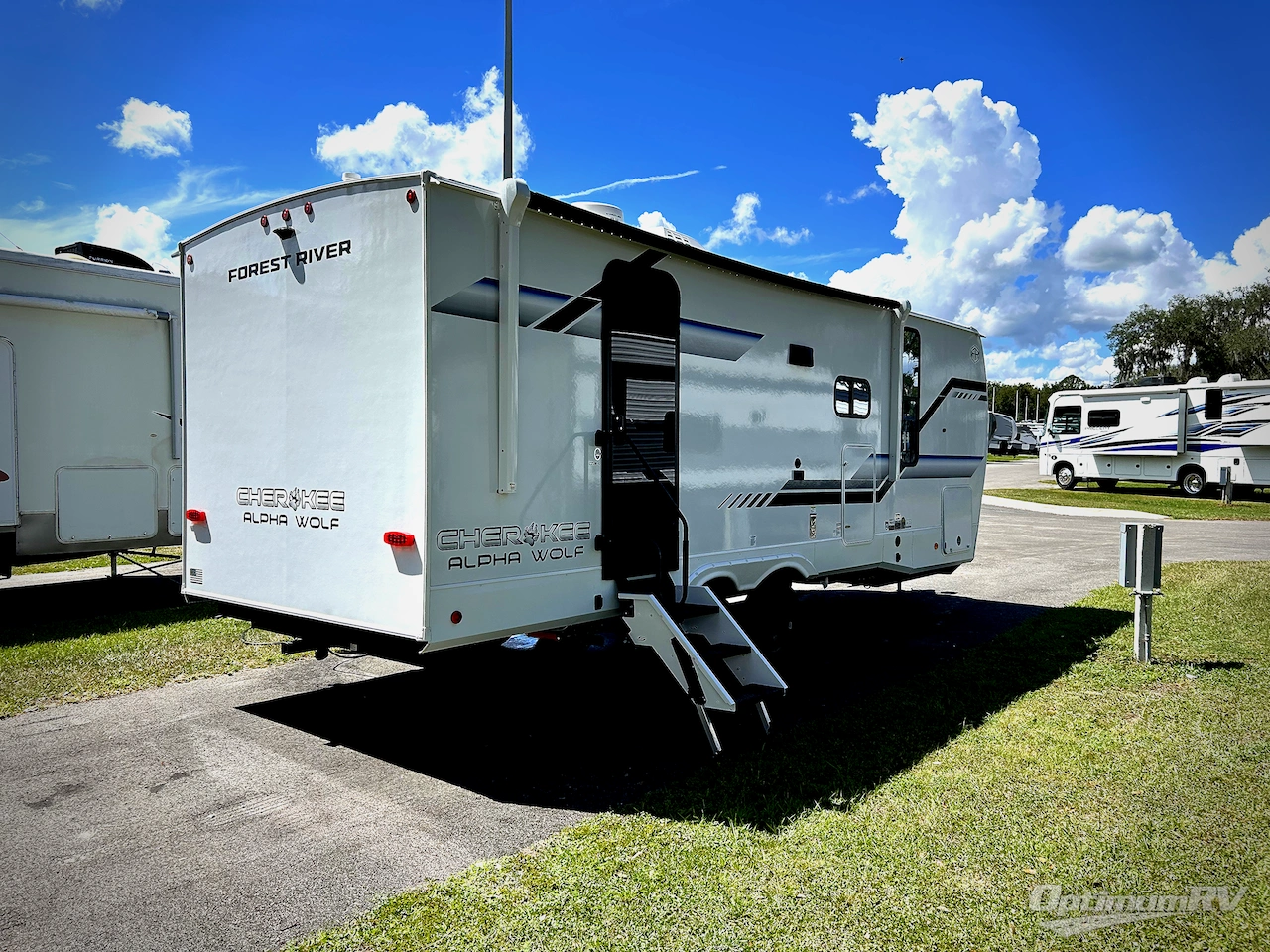 2026 Forest River Cherokee Alpha Wolf 22SW Photo 2