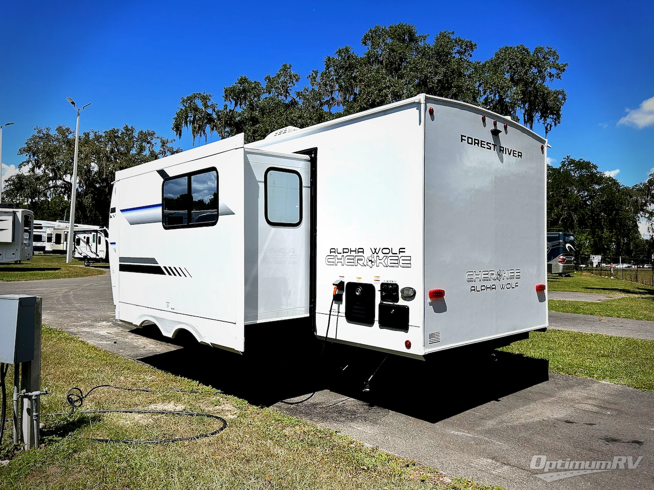 2026 Forest River Cherokee Alpha Wolf 22SW Photo 3