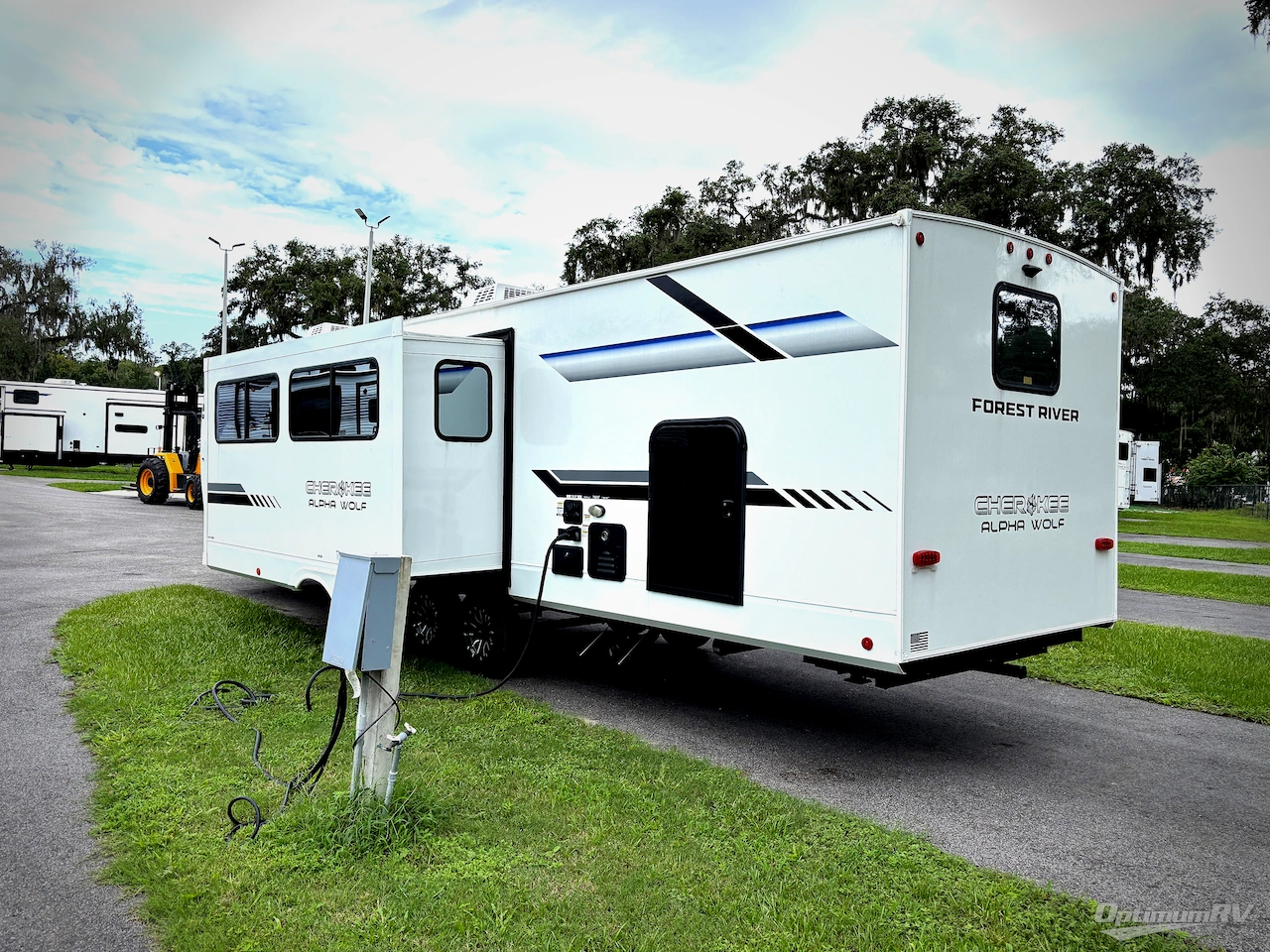 2026 Forest River Cherokee Alpha Wolf 29TB Photo 3