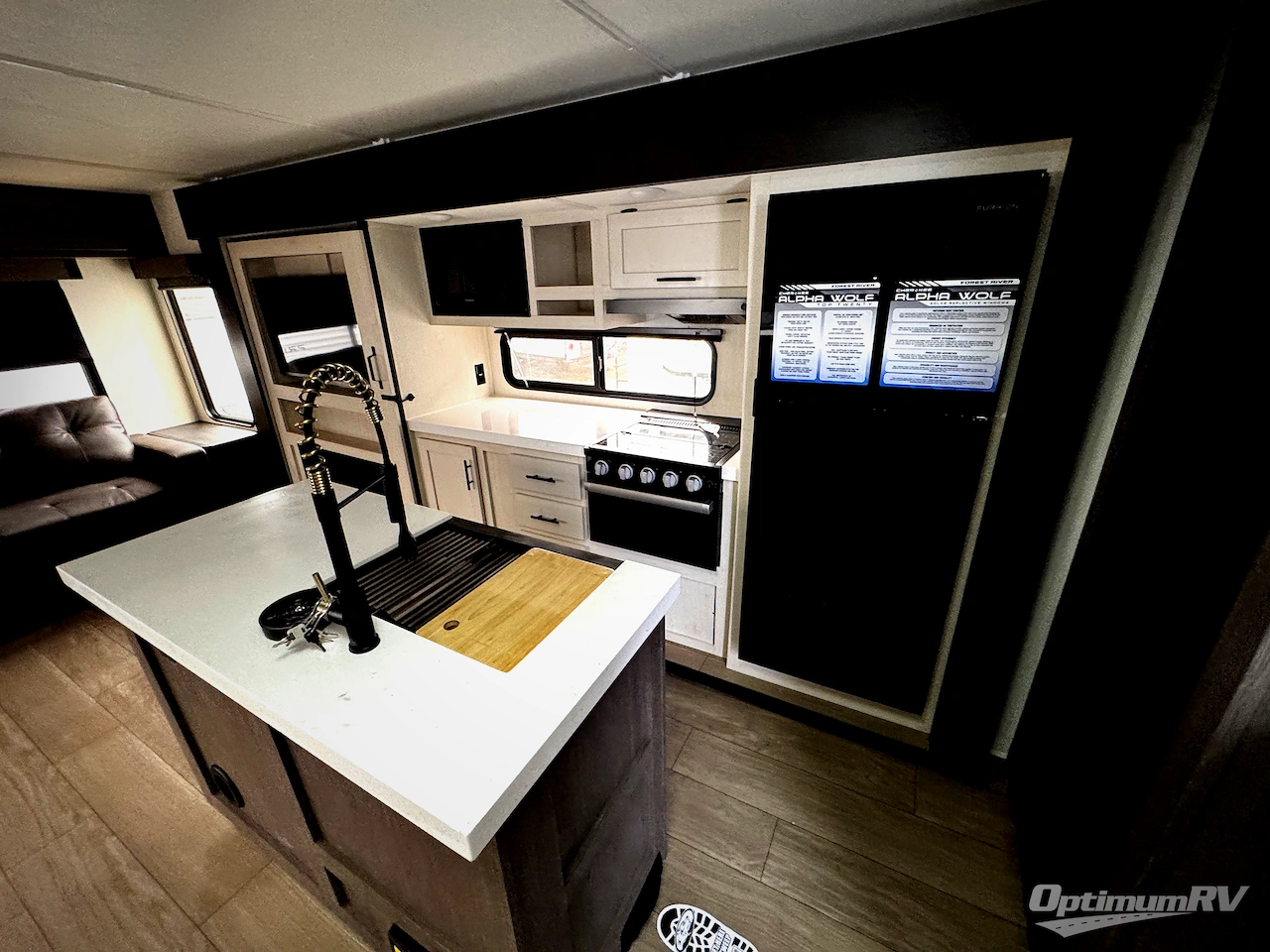 2026 Forest River Cherokee Alpha Wolf 26RL Photo 6