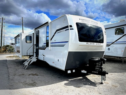 New 2026 Forest River Cherokee Alpha Wolf 26RL Featured Photo