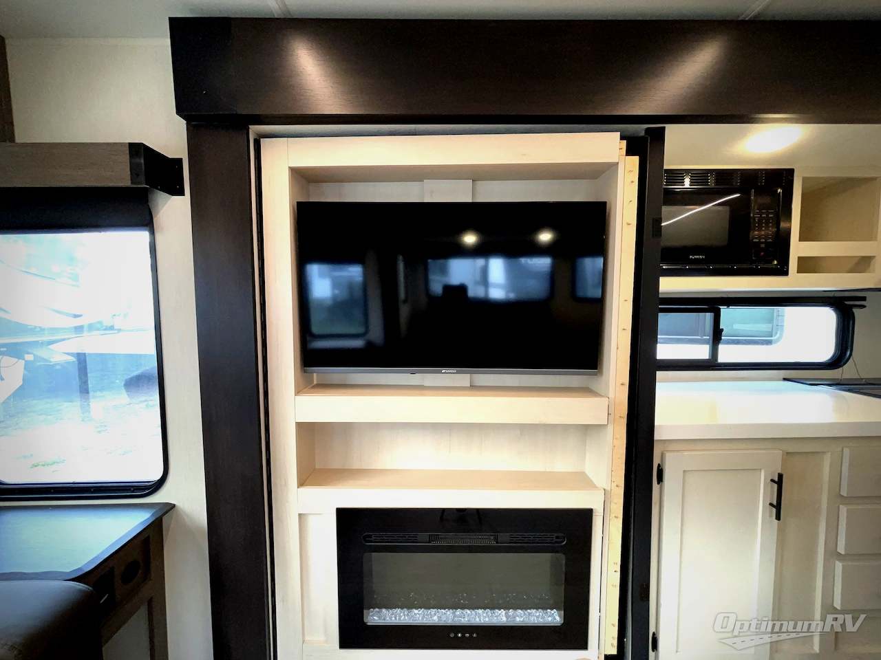 2026 Forest River Cherokee Alpha Wolf 26RL Photo 8