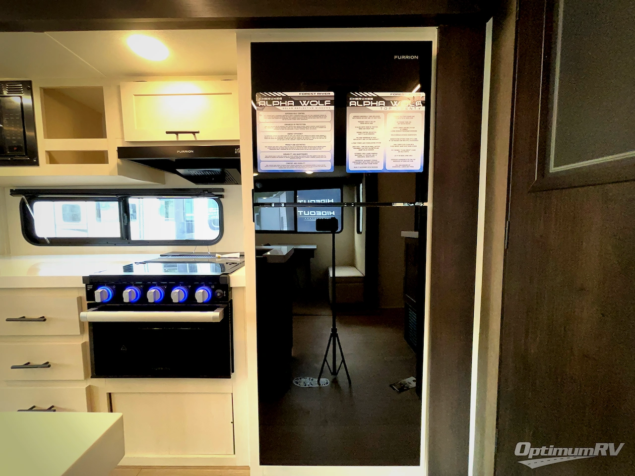 2026 Forest River Cherokee Alpha Wolf 26RL Photo 10