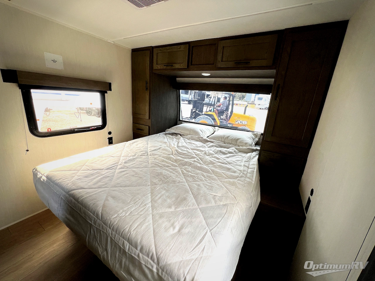 2026 Forest River Cherokee Alpha Wolf 26RL Photo 14