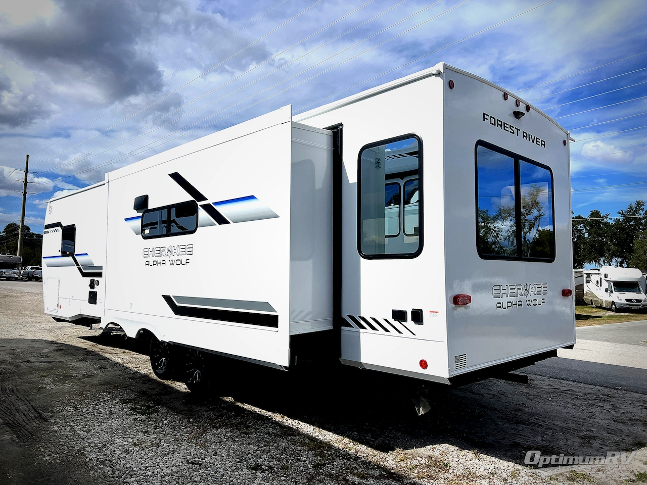 2026 Forest River Cherokee Alpha Wolf 26RL Photo 2