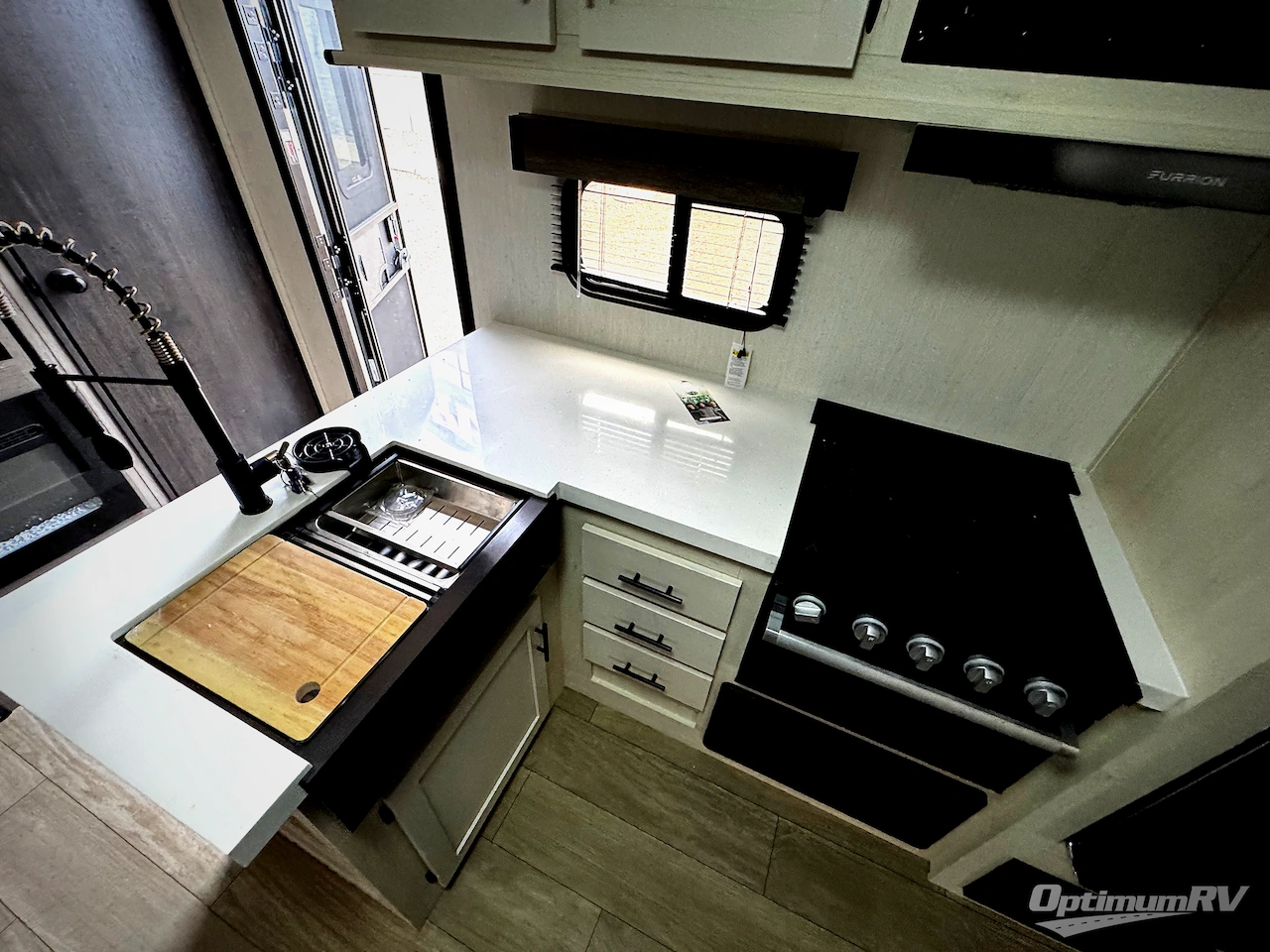 2026 Forest River Cherokee Alpha Wolf 280QBS Photo 6