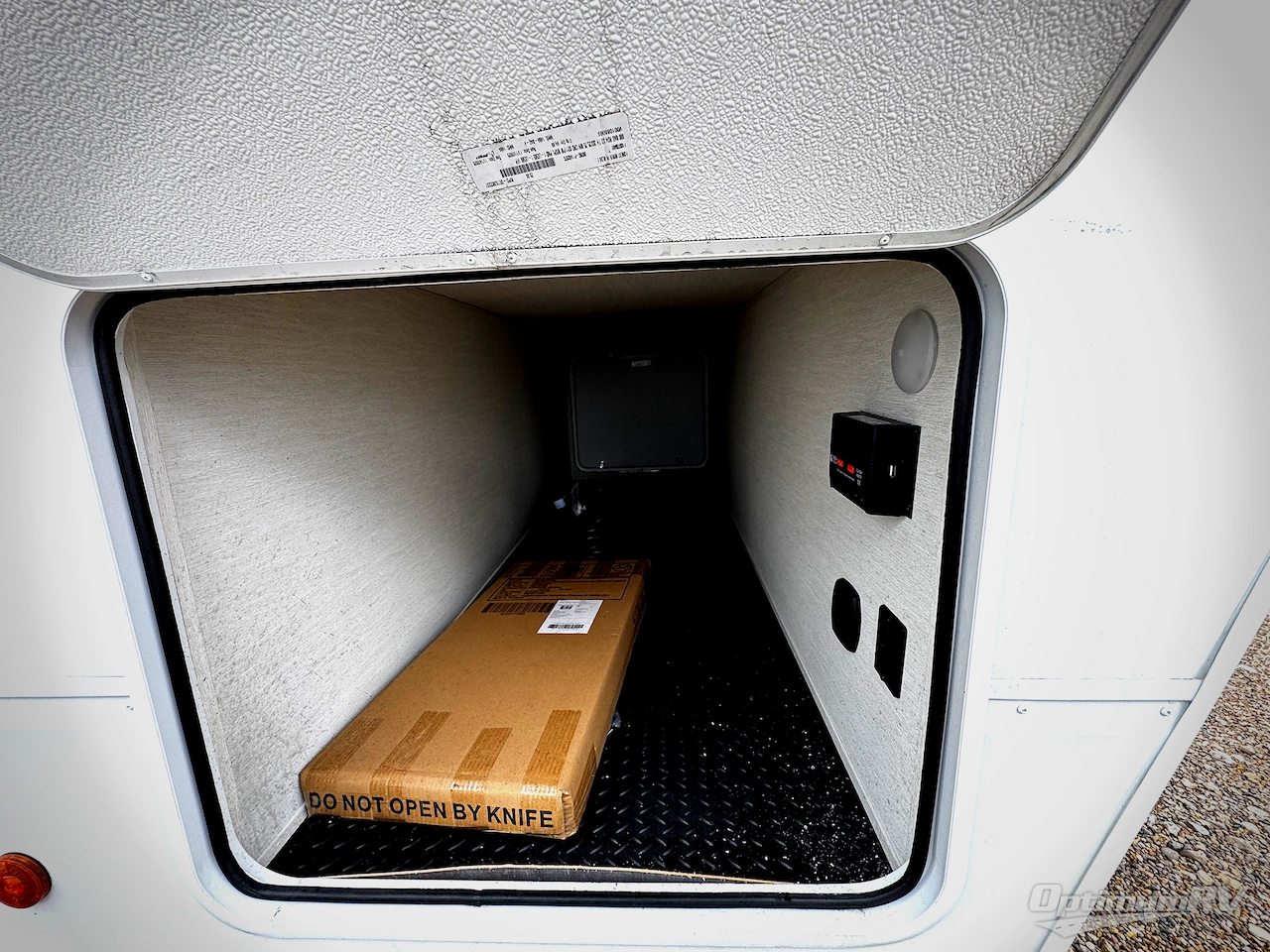 2026 Forest River Cherokee Alpha Wolf 26DBH Photo 2