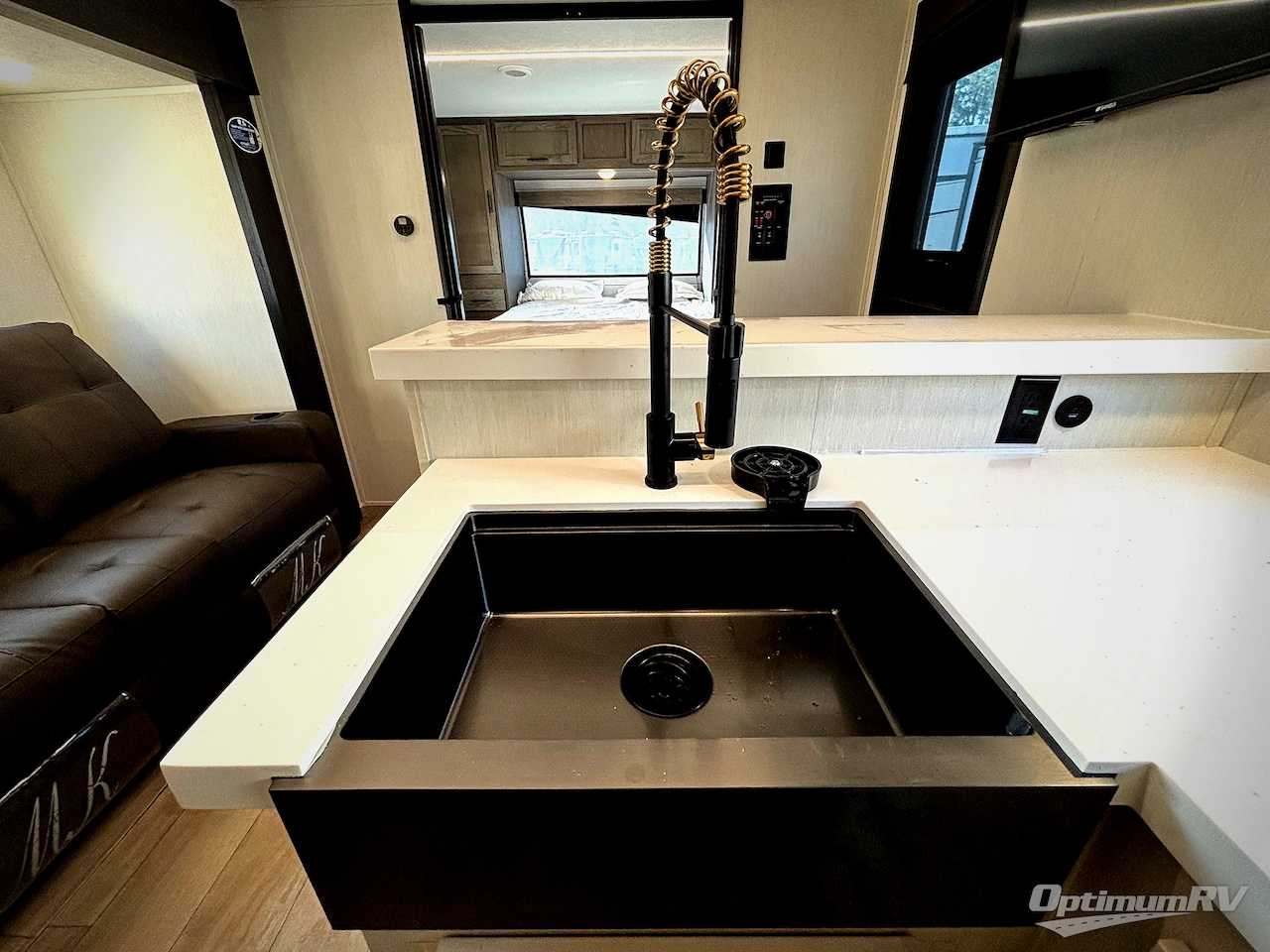 2026 Forest River Cherokee Alpha Wolf 21RB Photo 11