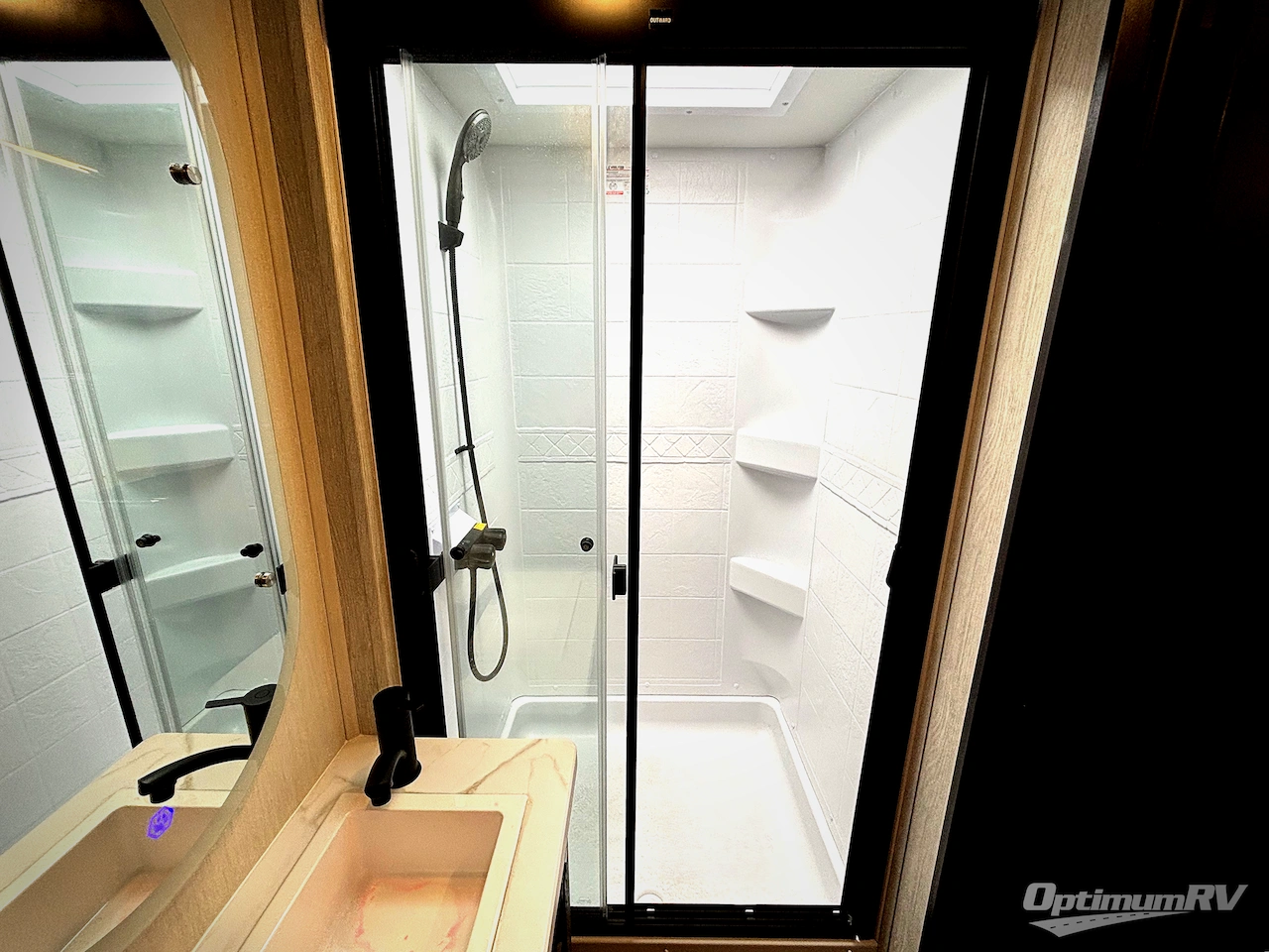 2026 Forest River Cherokee Alpha Wolf 21RB Photo 15