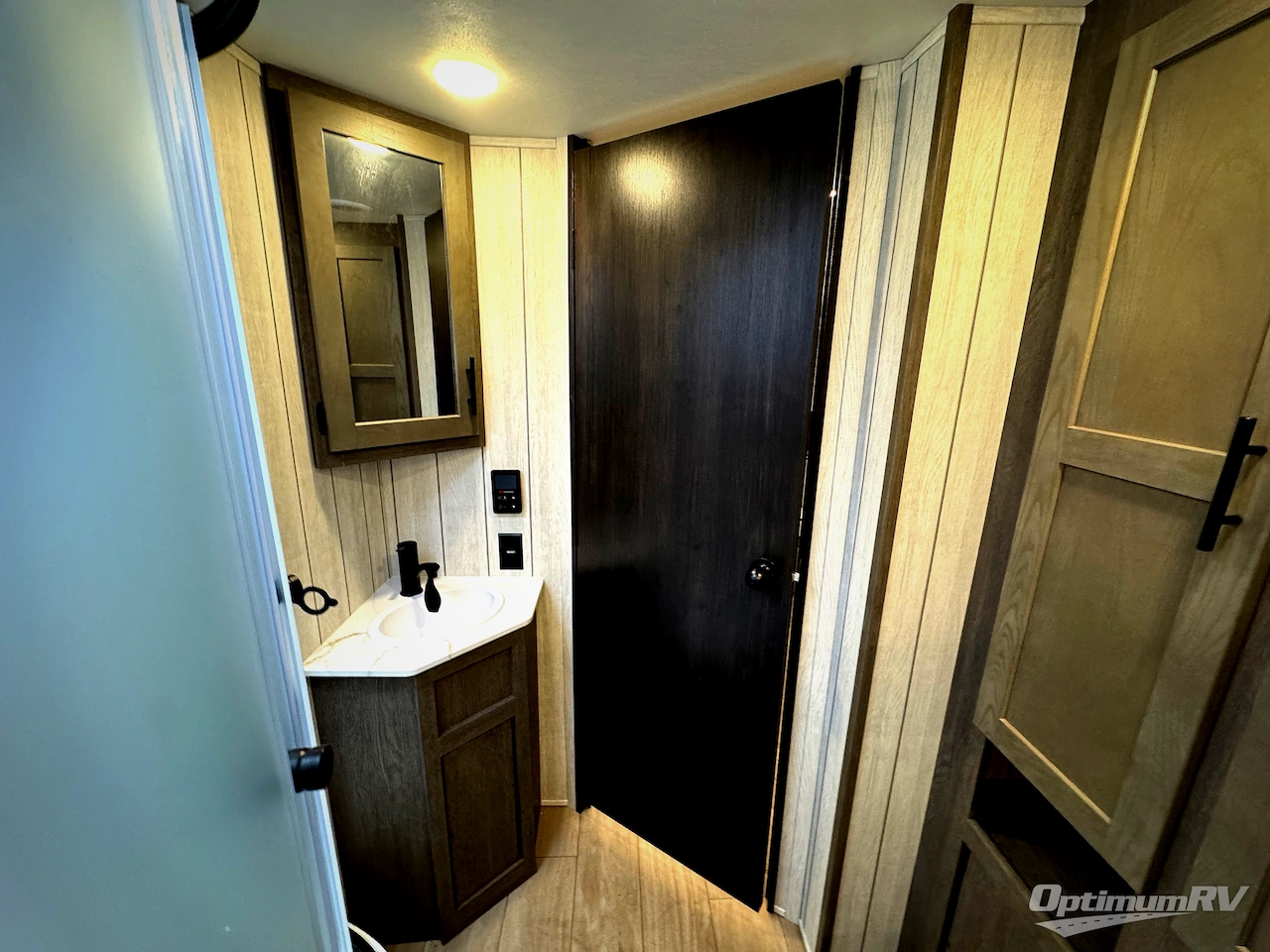 2026 Forest River Cherokee Alpha Wolf 33BH Photo 8