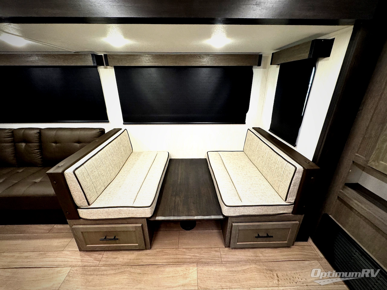 2026 Forest River Cherokee Alpha Wolf 33BH Photo 11