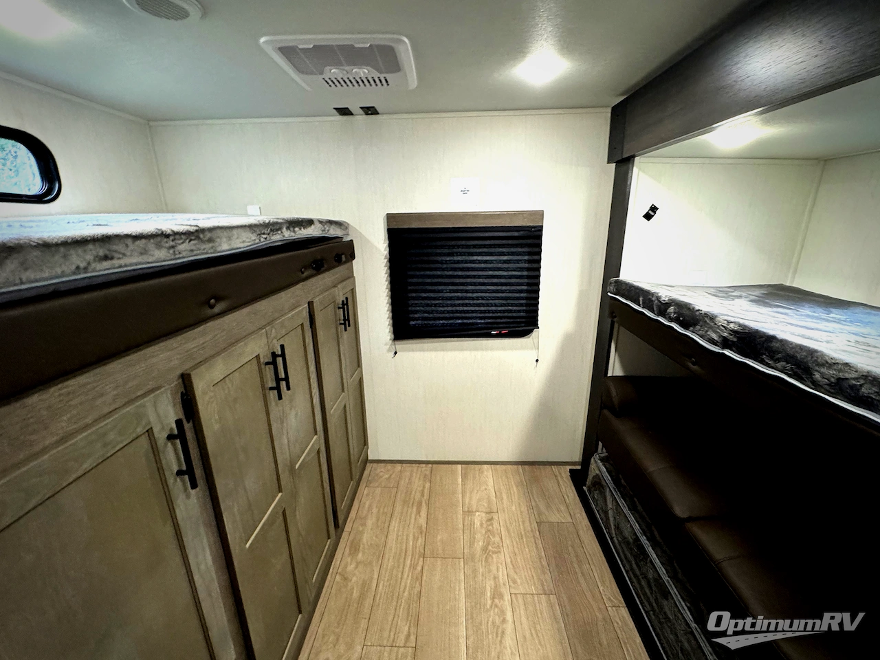 2026 Forest River Cherokee Alpha Wolf 33BH Photo 14