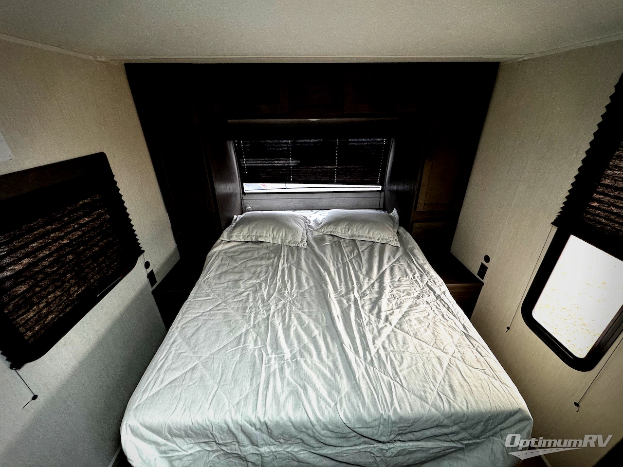 2026 Forest River Cherokee Alpha Wolf 33BH Photo 16