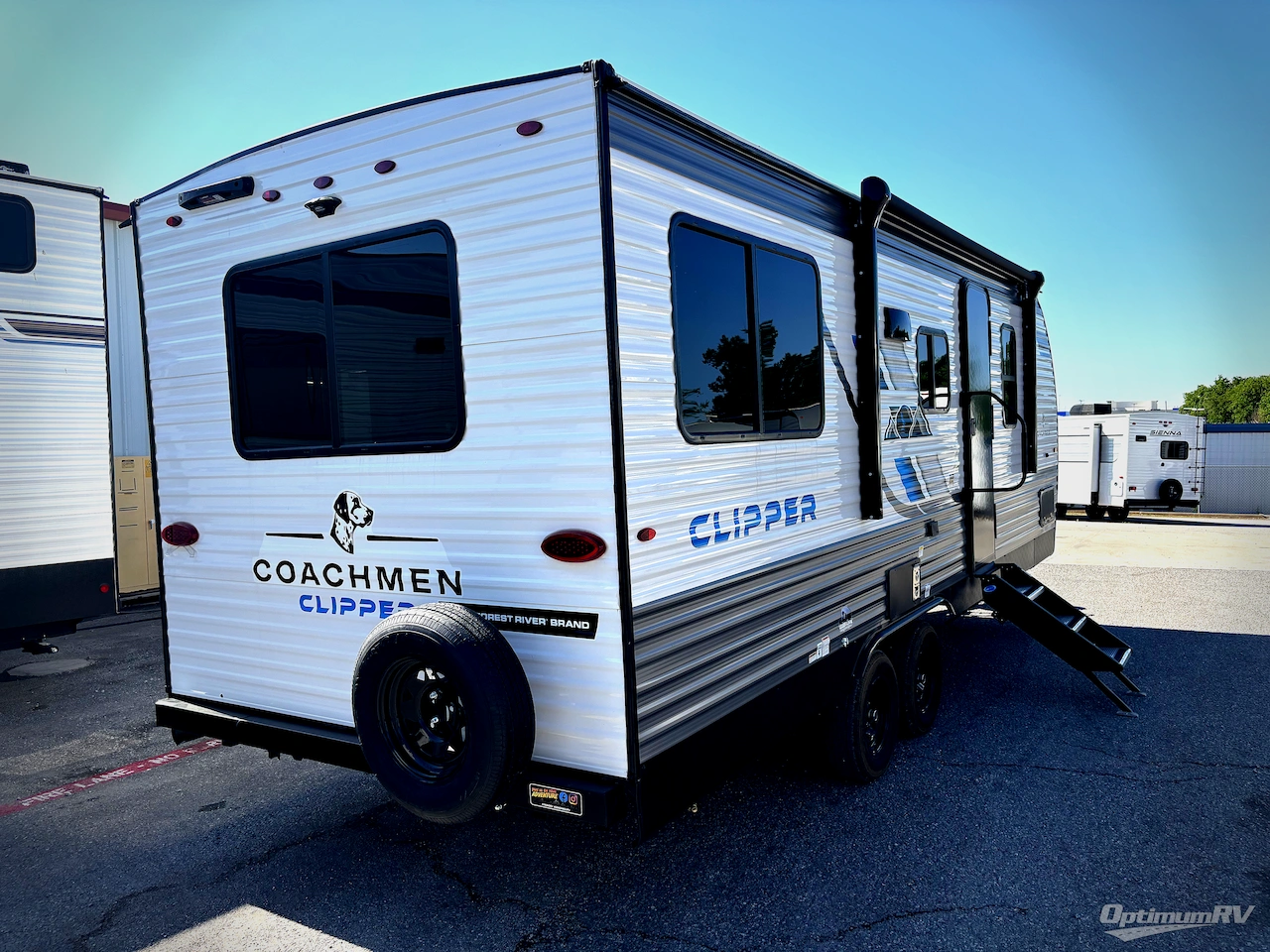 2025 Coachmen Clipper 5K Series 242MK Photo 2