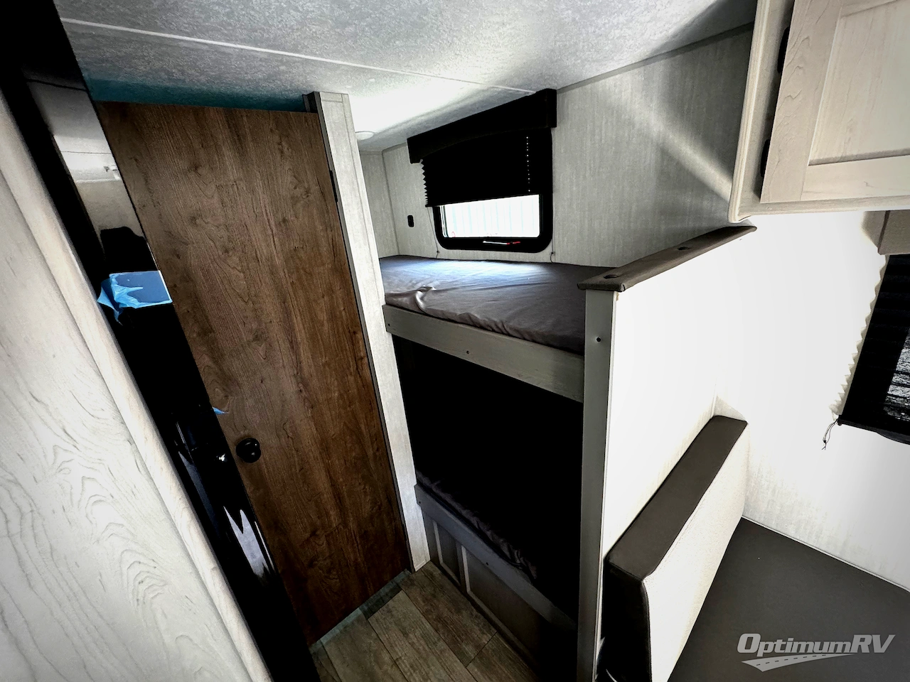 2025 Coachmen Clipper Cadet 17CBH Photo 4