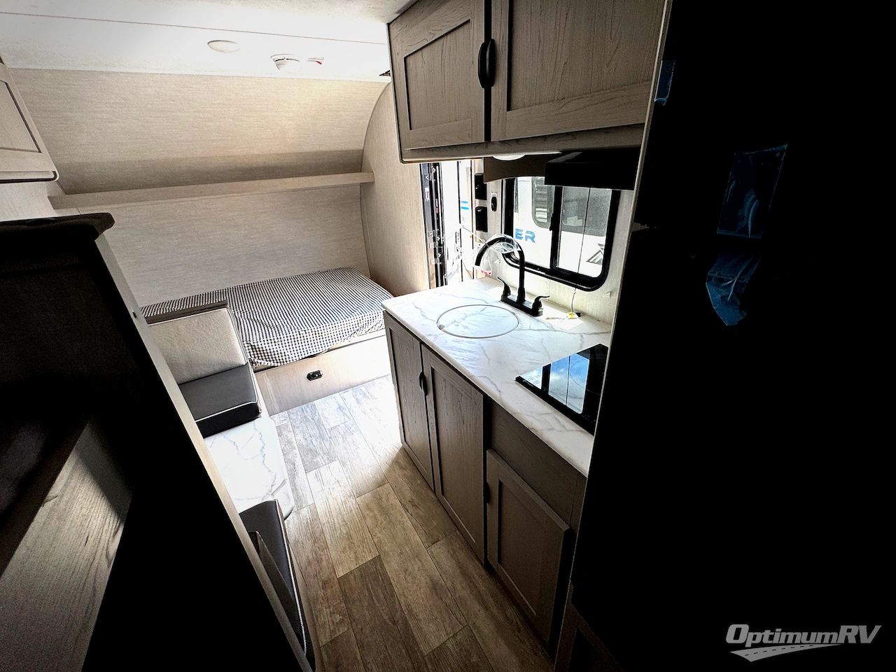 2025 Coachmen Clipper Cadet 17CBH Photo 6