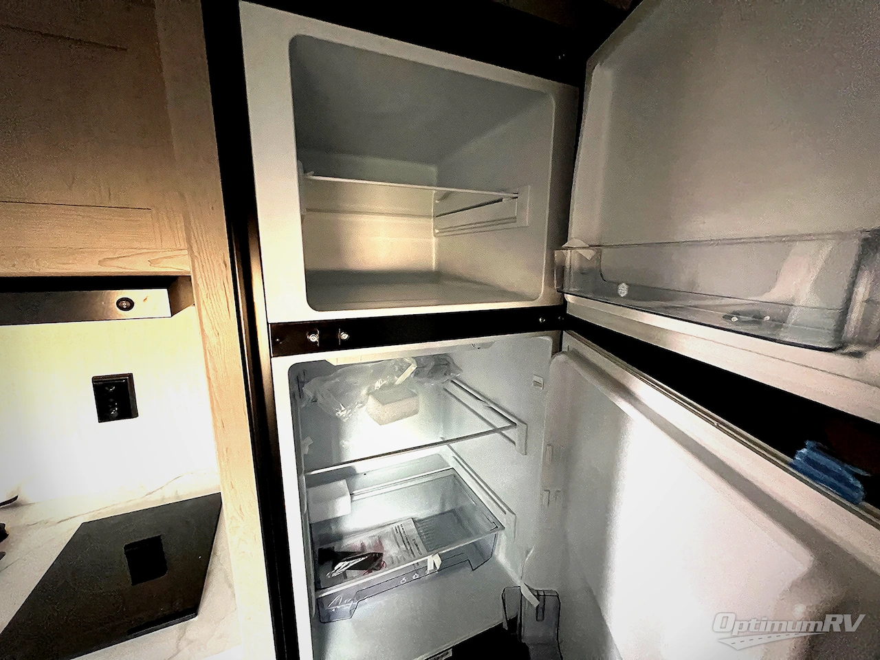 2025 Coachmen Clipper Cadet 17CFQ Photo 10