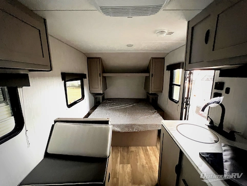 2025 Coachmen Clipper Cadet 17CFQ RV Photo 3