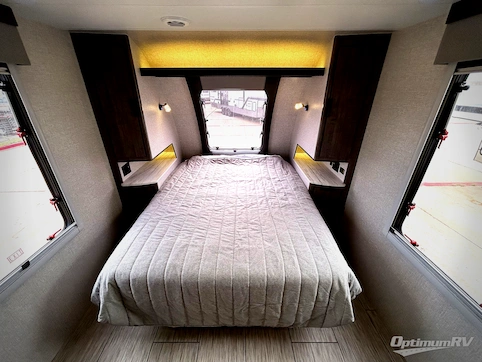 2023 Lance Lance Travel Trailers 2075 RV Photo 3