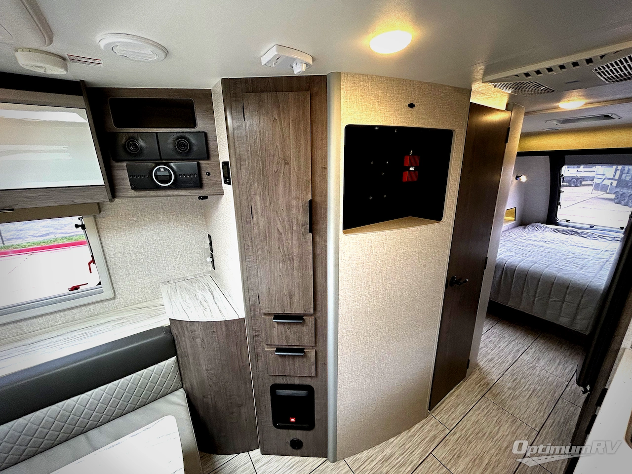 2023 Lance Lance Travel Trailers 2075 Photo 7