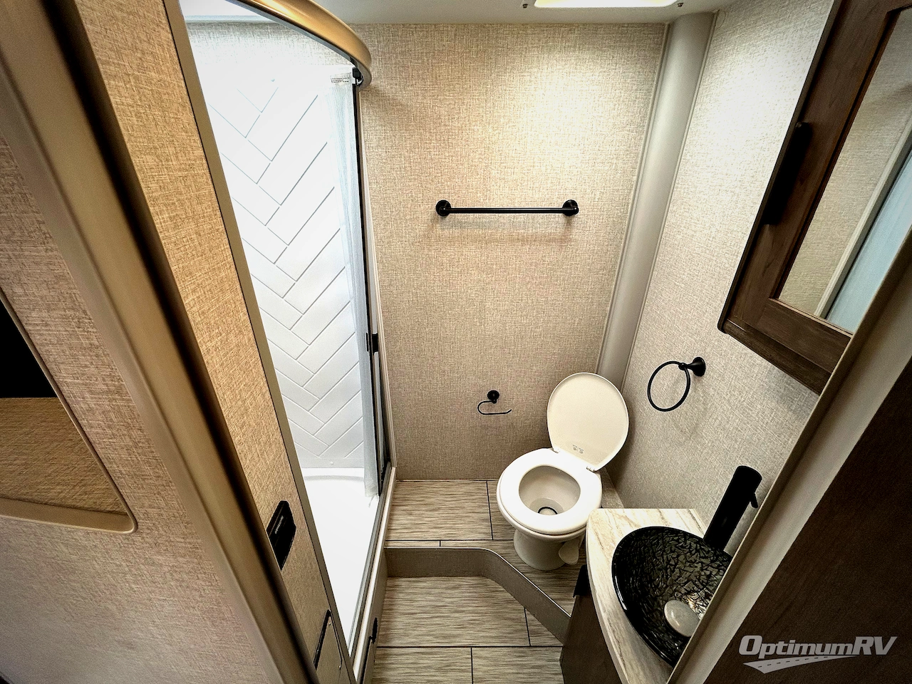 2023 Lance Lance Travel Trailers 2075 Photo 8