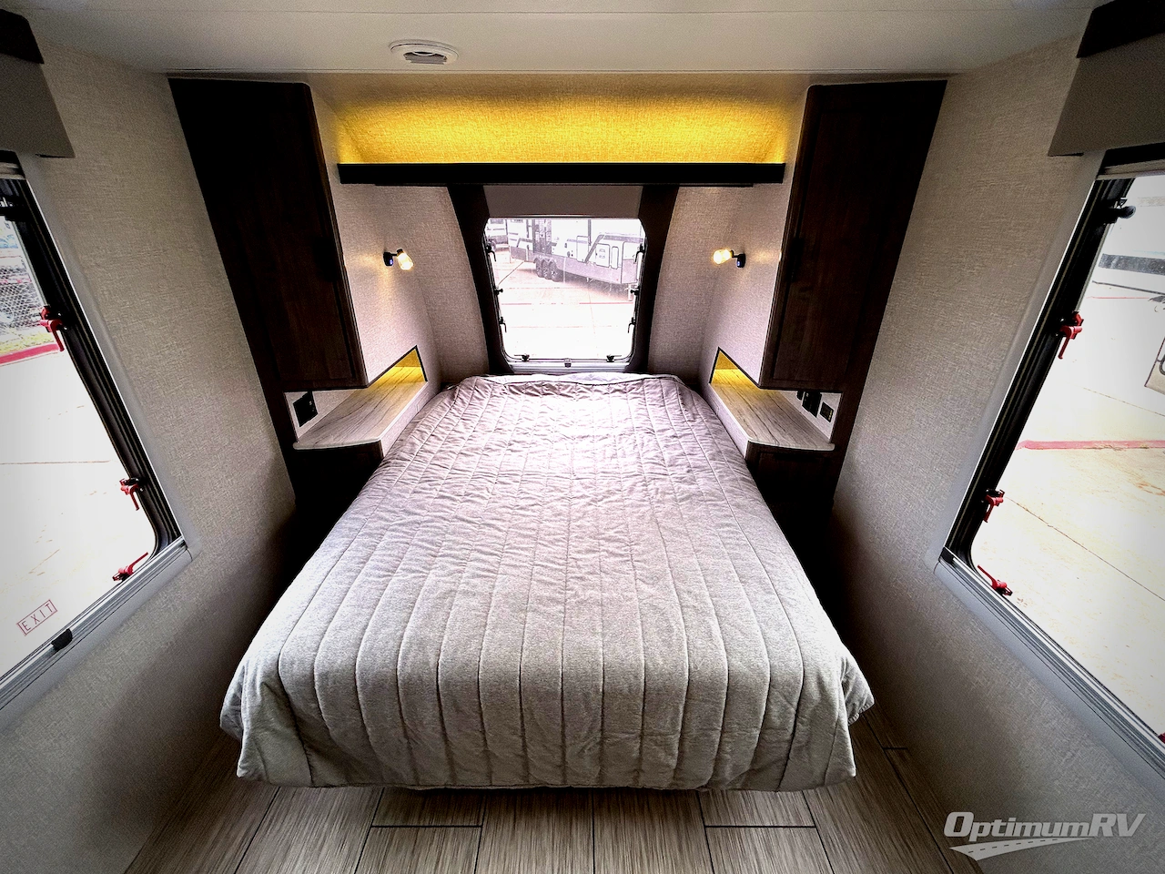 2023 Lance Lance Travel Trailers 2075 Photo 9