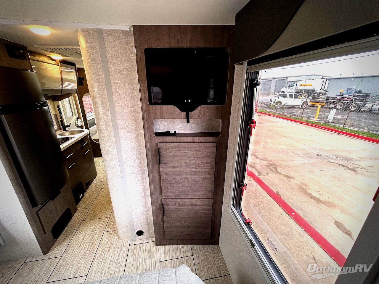 2023 Lance Lance Travel Trailers 2075 Photo 10