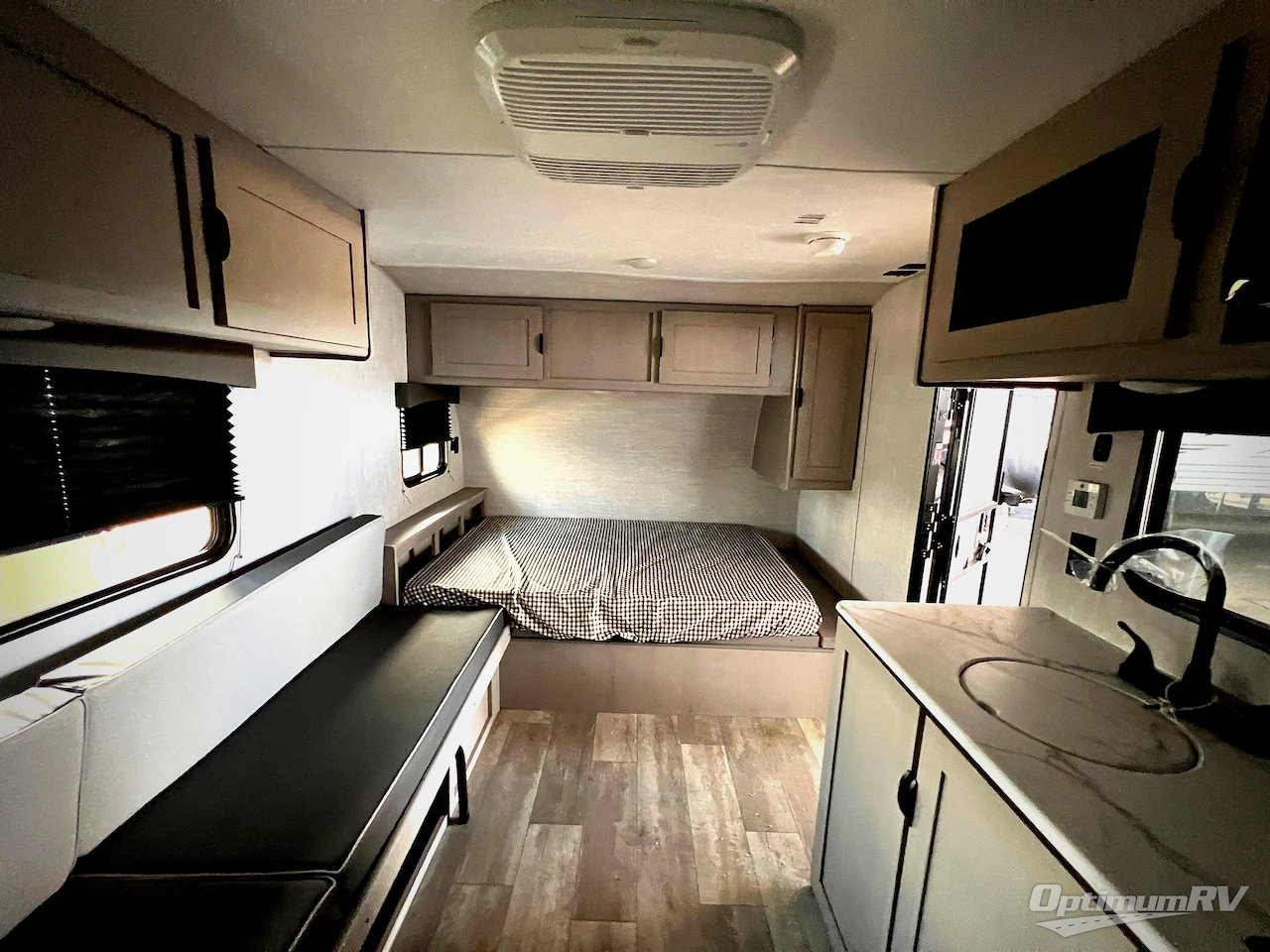 2025 Coachmen Clipper 4K Series 18BH Photo 8