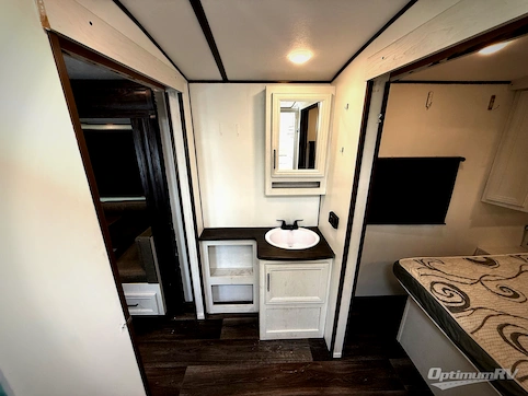 2022 Dutchmen Atlas 2902BH RV Photo 2