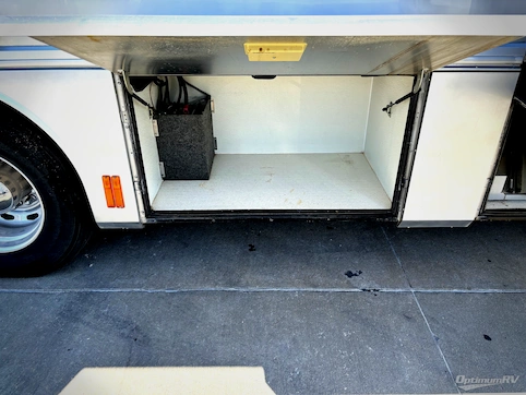 2022 Keystone Avalanche 295RK RV Photo 4