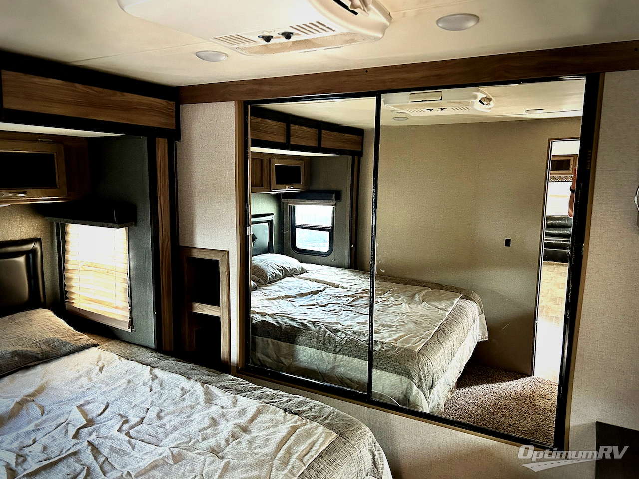 2019 Dutchmen Atlas 3302RL Photo 16