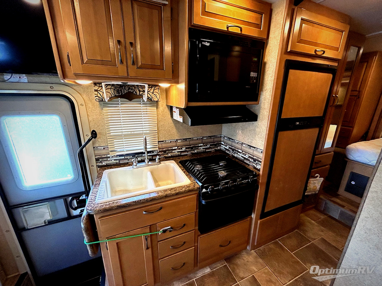 2017 Thor Four Winds Sprinter 24HL Photo 6