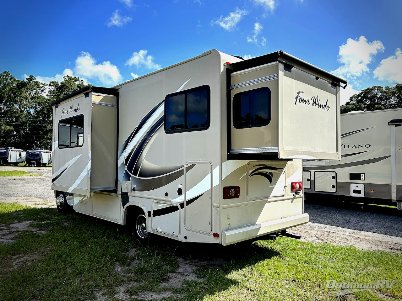 2017 Thor Four Winds Sprinter 24HL Photo 3