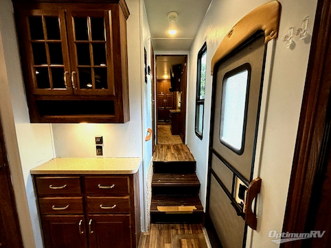 2017 Keystone Avalanche 391TG RV Photo 2