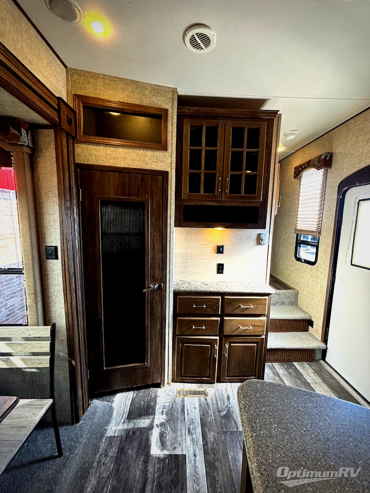 2015 Keystone Avalanche 390RB Photo 18