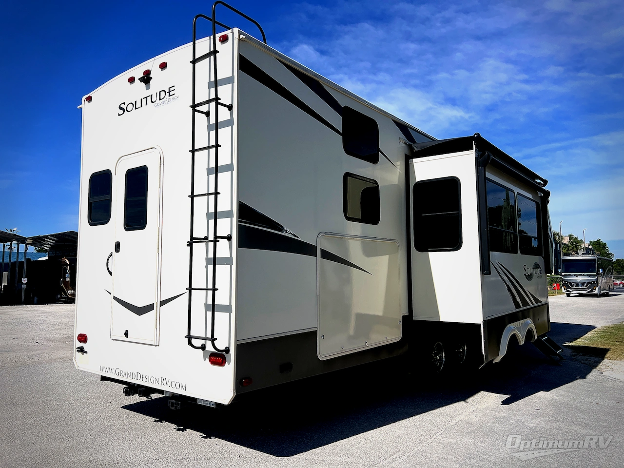 2020 Grand Design Solitude S-Class 3950BH Photo 3